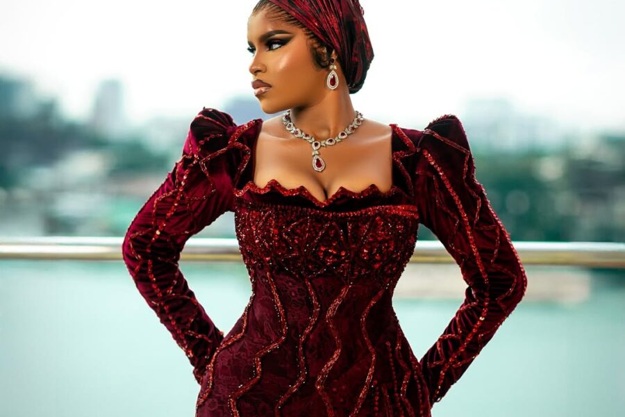 Royal Bride: Stunning Nigerian Wedding Inspo That Commands Attention