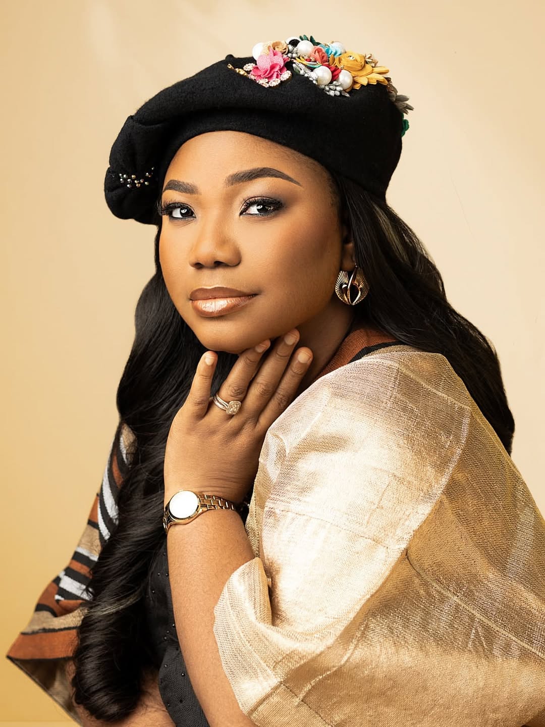 Watch Mercy Chinwo Glow with Joy in "Onyeoma" as She Shows Off Baby Bump


Mercy Chinwo's "Onyeoma" Brings Double Blessings: Music and Motherhood


Dancing with Baby: Mercy Chinwo Radiates in New "Onyeoma" Performance