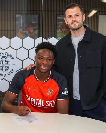 Spanish-Born Nigerian Defender Extends Contract with Luton Town