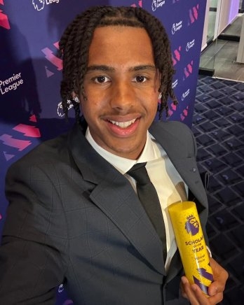 Nigerian-Descended England Youth International Wins Chelsea Scholar of the Year Award