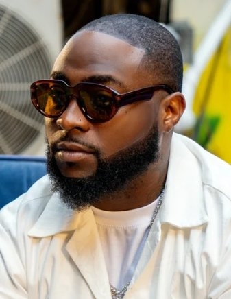 Davido Faces Backlash After Throwing Cash at Cheering Crowd During Performance