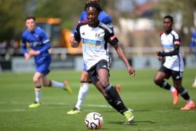 Fulham Confirm New Deal for Nigerian Midfielder Versatile in Six or Eight Roles