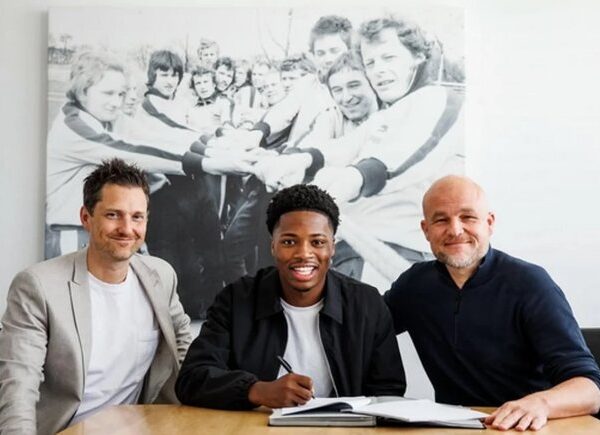 Nigerian Two-Footed Attacker Celebrates First Professional Deal with Borussia Mönchengladbach