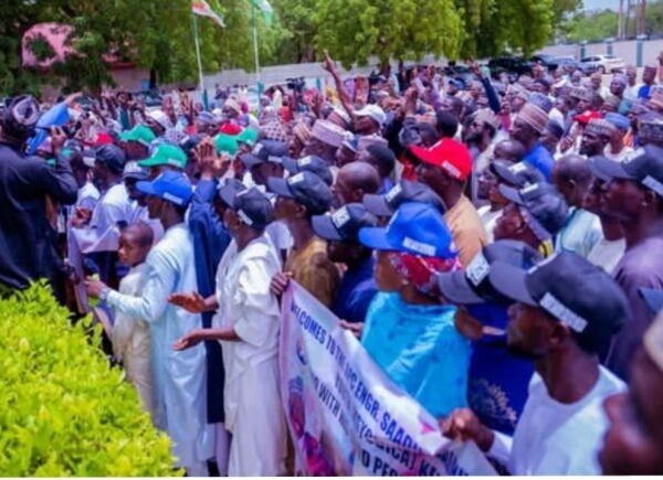Over 10,000 ADC and PDP Members Defect to APC in Kebbi State