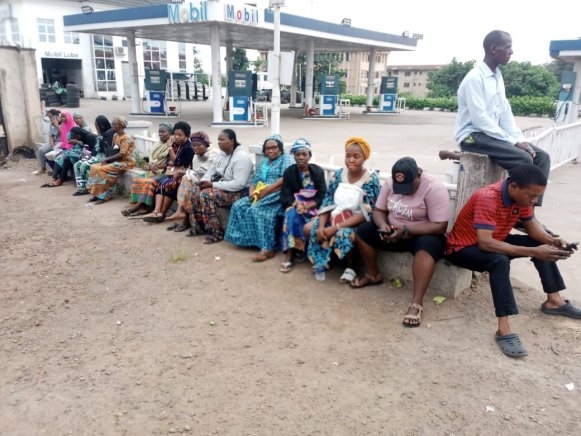 Osun Election 2024: Voters Turn Out Early, Await INEC Officials [Video]