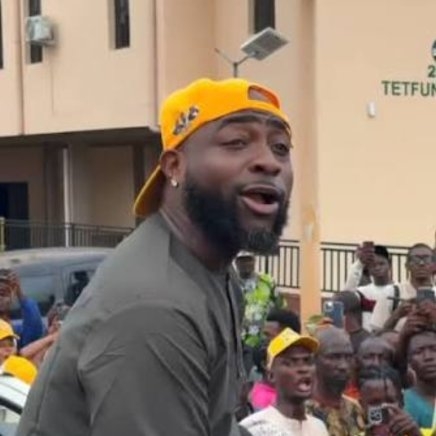 Davido Reacts as Akpabio and Over 10 APC Governors Storm Osogbo for Osun Election